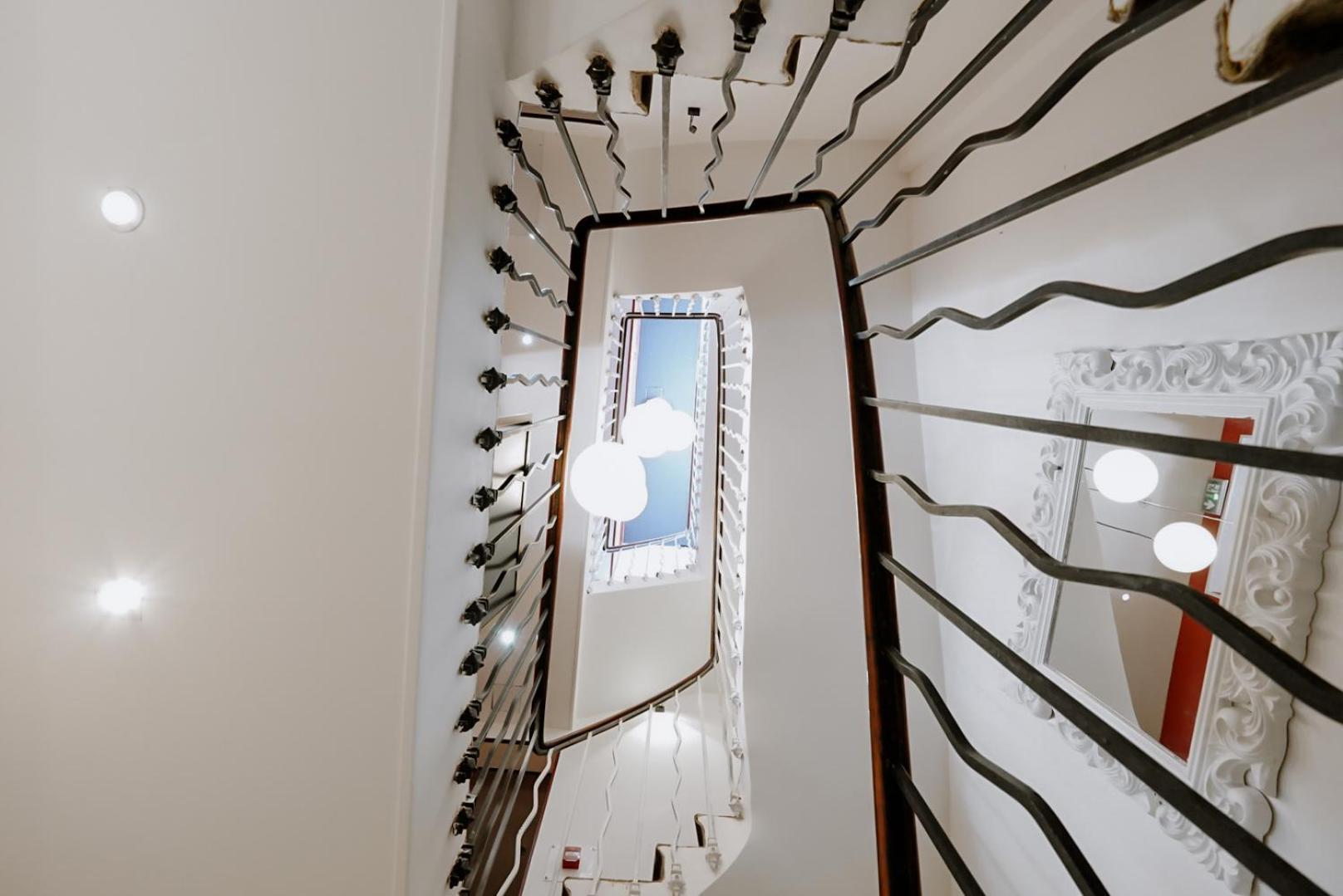 Idéal Séjour - Hôtel de Charme et Atypique Cannes Exterior foto